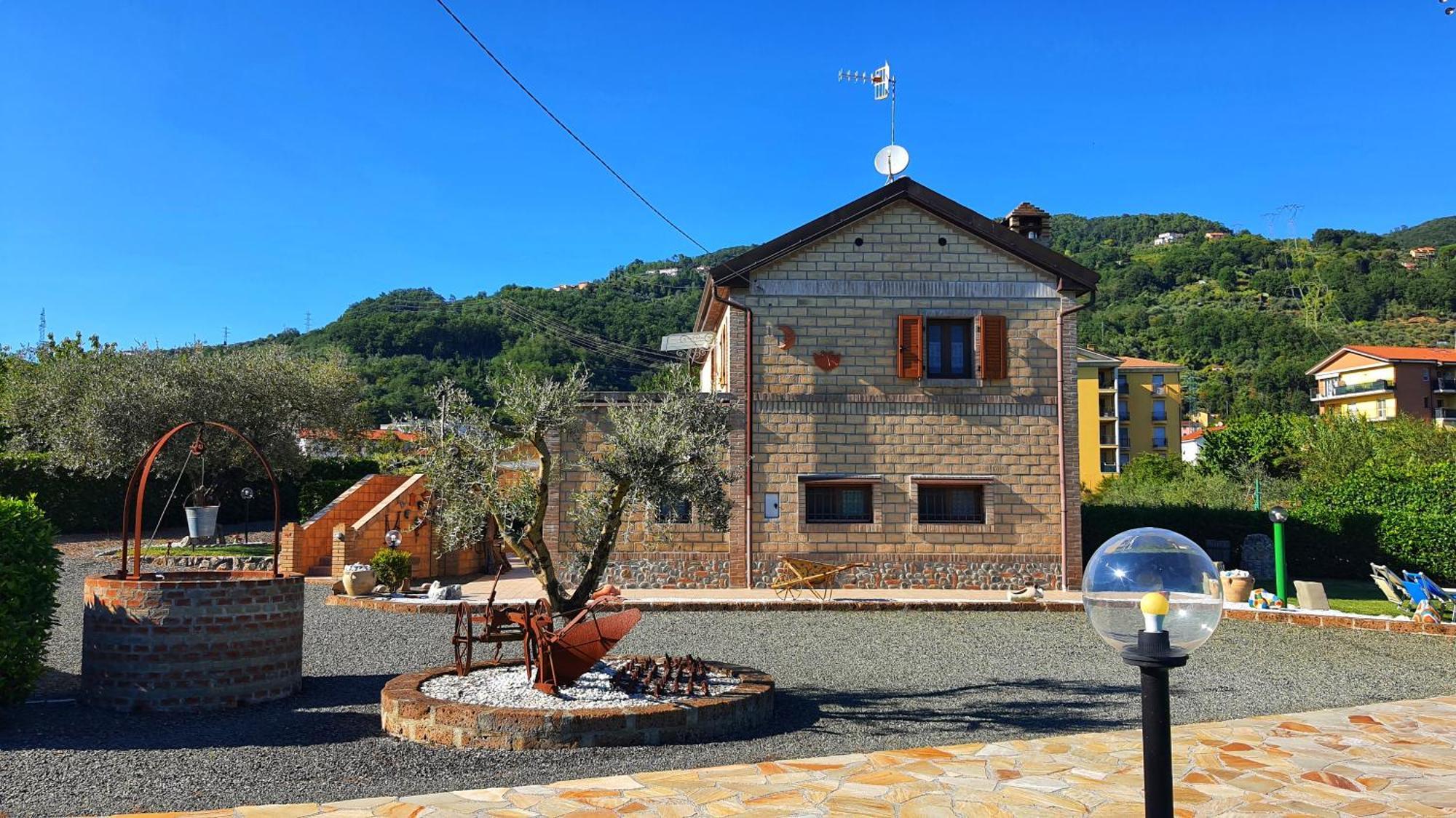 Spicchio Di Luna - Casa Vacanze Albiano Magra Экстерьер фото