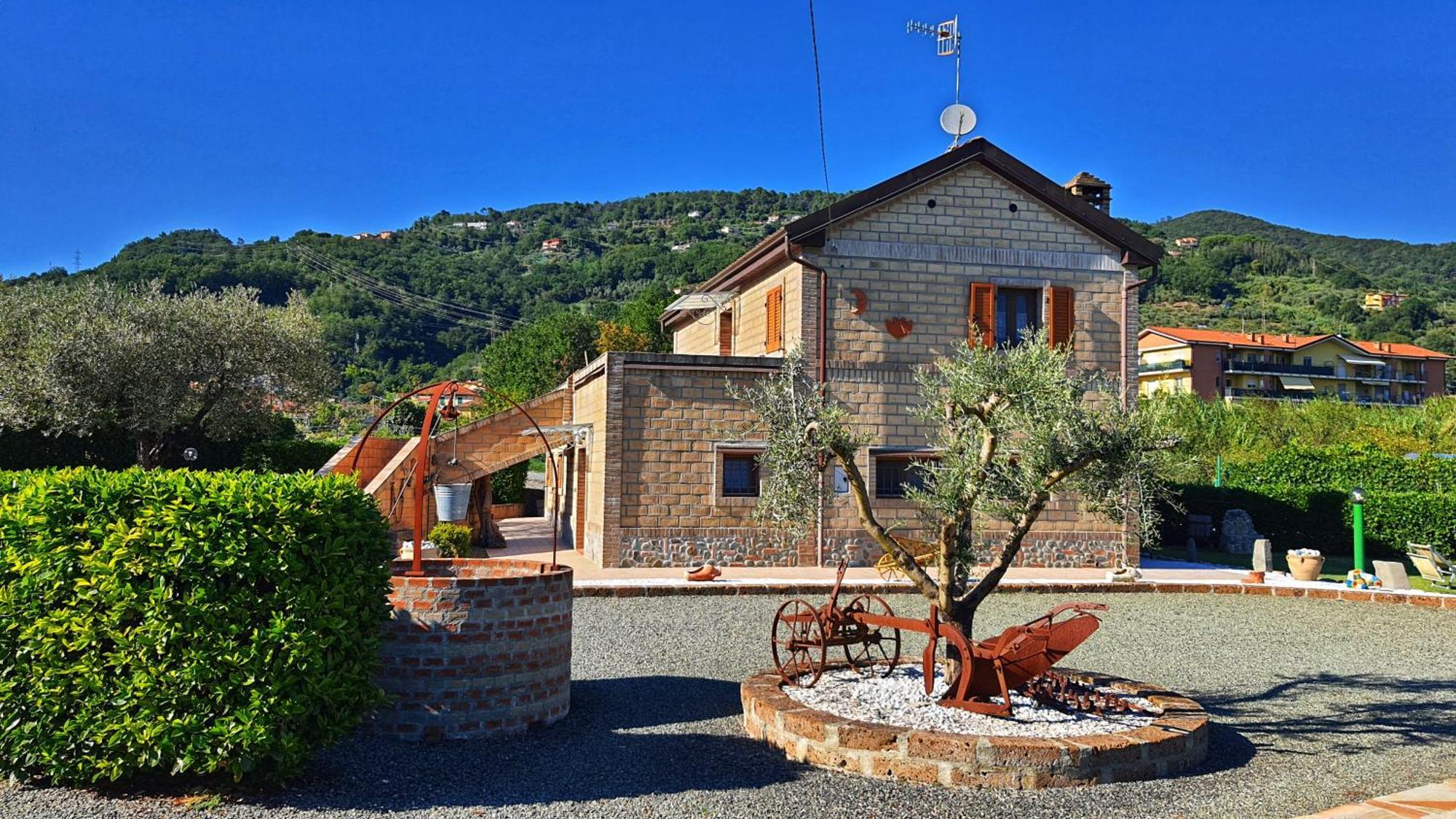 Spicchio Di Luna - Casa Vacanze Albiano Magra Экстерьер фото